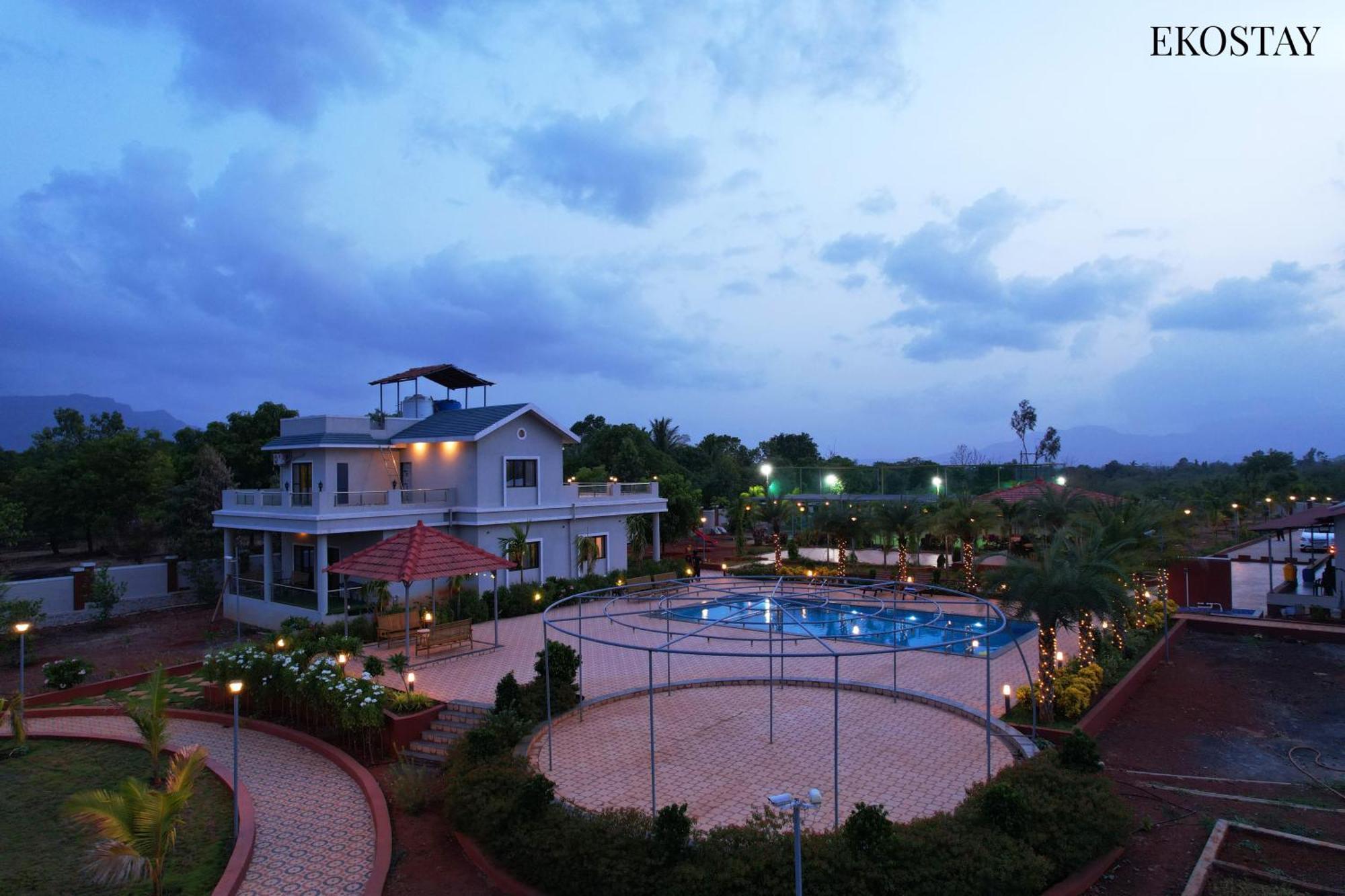 Ekostay Gold Palm Estate I Cricket Turf I Rain Dance I 2 Acre Property 카르자트 외부 사진