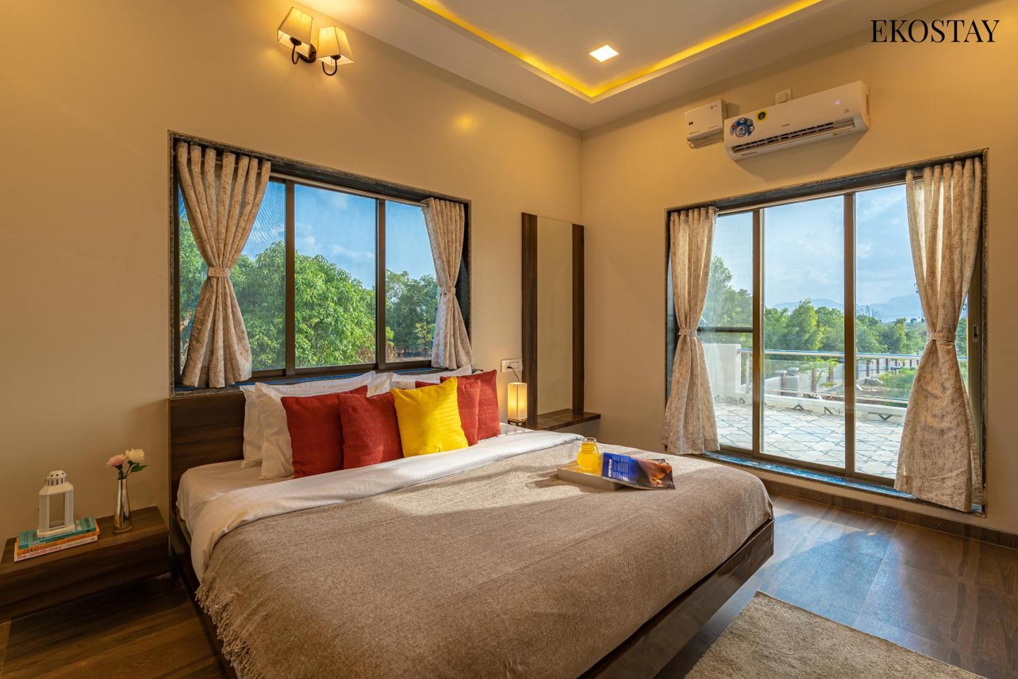 Ekostay Gold Palm Estate I Cricket Turf I Rain Dance I 2 Acre Property 카르자트 외부 사진