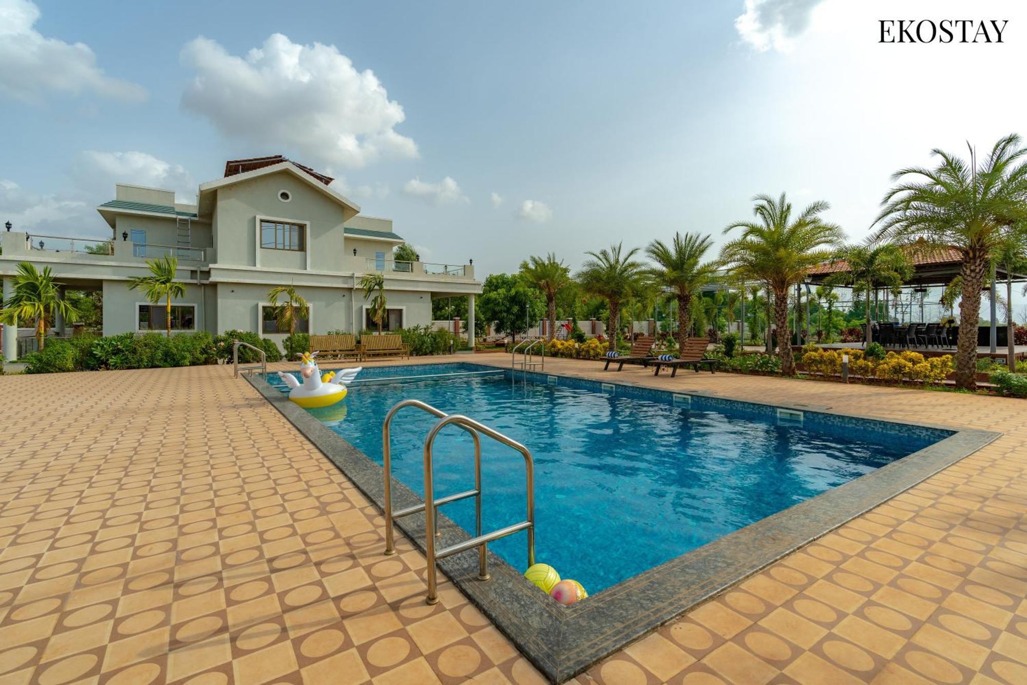 Ekostay Gold Palm Estate I Cricket Turf I Rain Dance I 2 Acre Property 카르자트 외부 사진