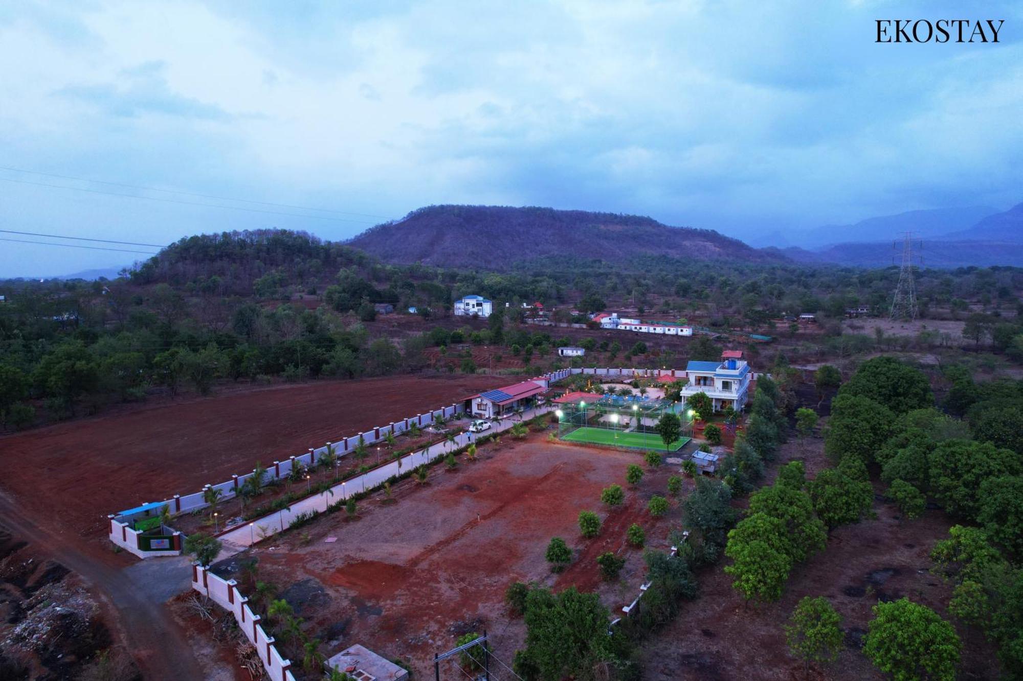 Ekostay Gold Palm Estate I Cricket Turf I Rain Dance I 2 Acre Property 카르자트 외부 사진