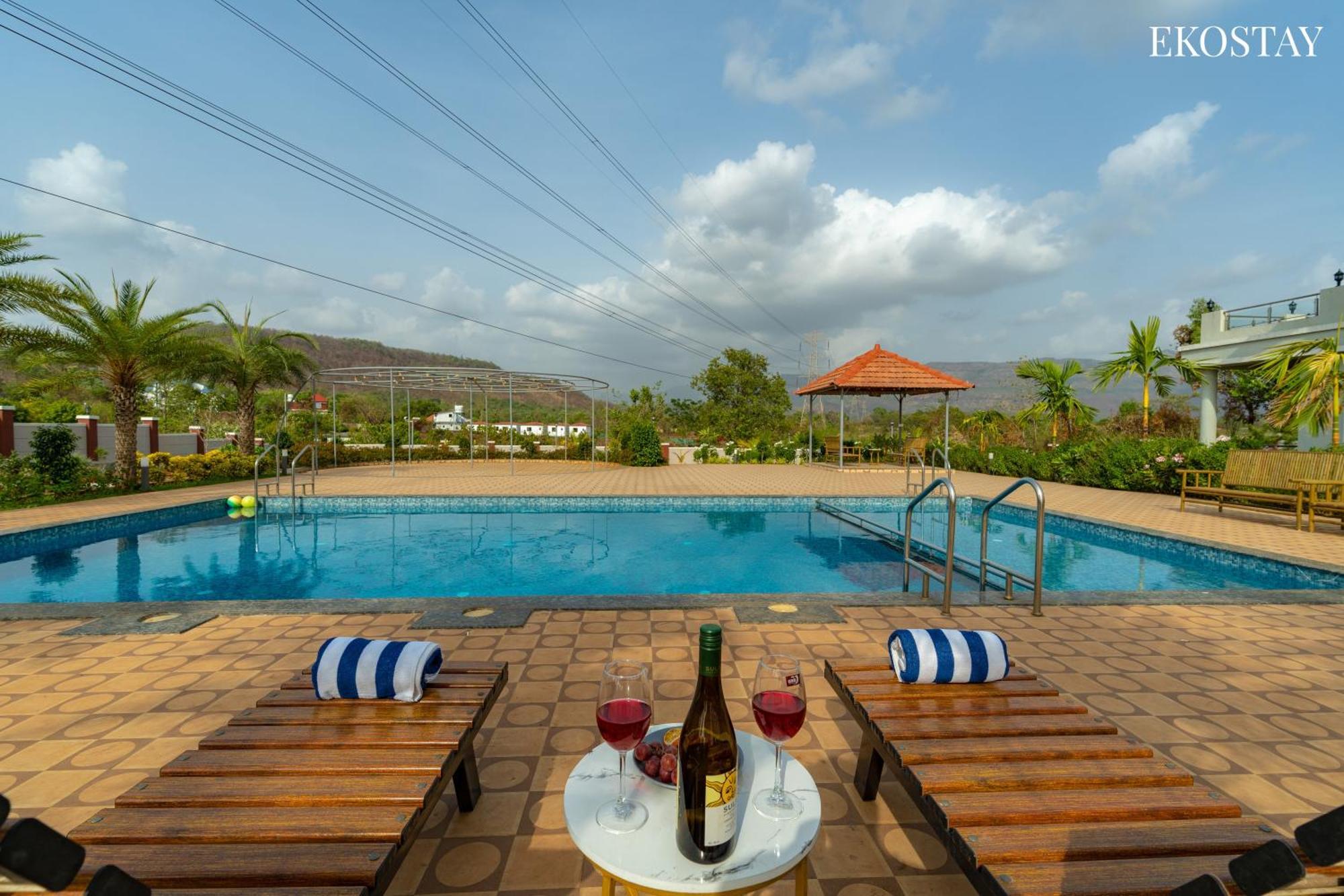Ekostay Gold Palm Estate I Cricket Turf I Rain Dance I 2 Acre Property 카르자트 외부 사진