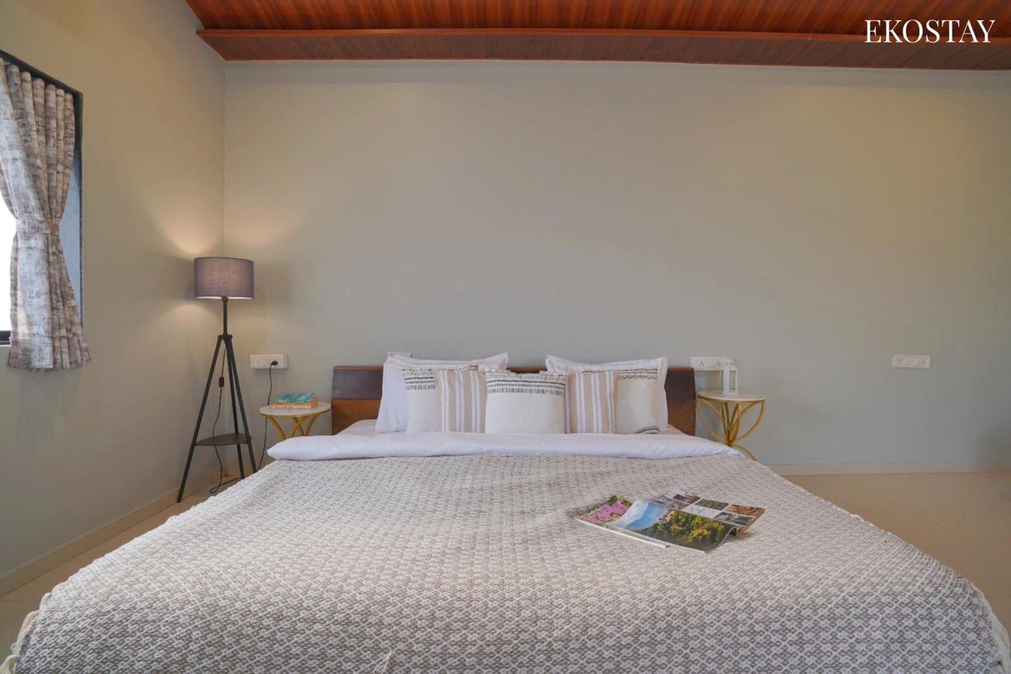 Ekostay Gold Palm Estate I Cricket Turf I Rain Dance I 2 Acre Property 카르자트 외부 사진