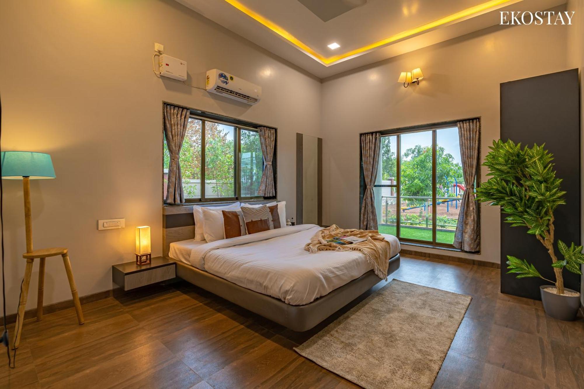 Ekostay Gold Palm Estate I Cricket Turf I Rain Dance I 2 Acre Property 카르자트 외부 사진