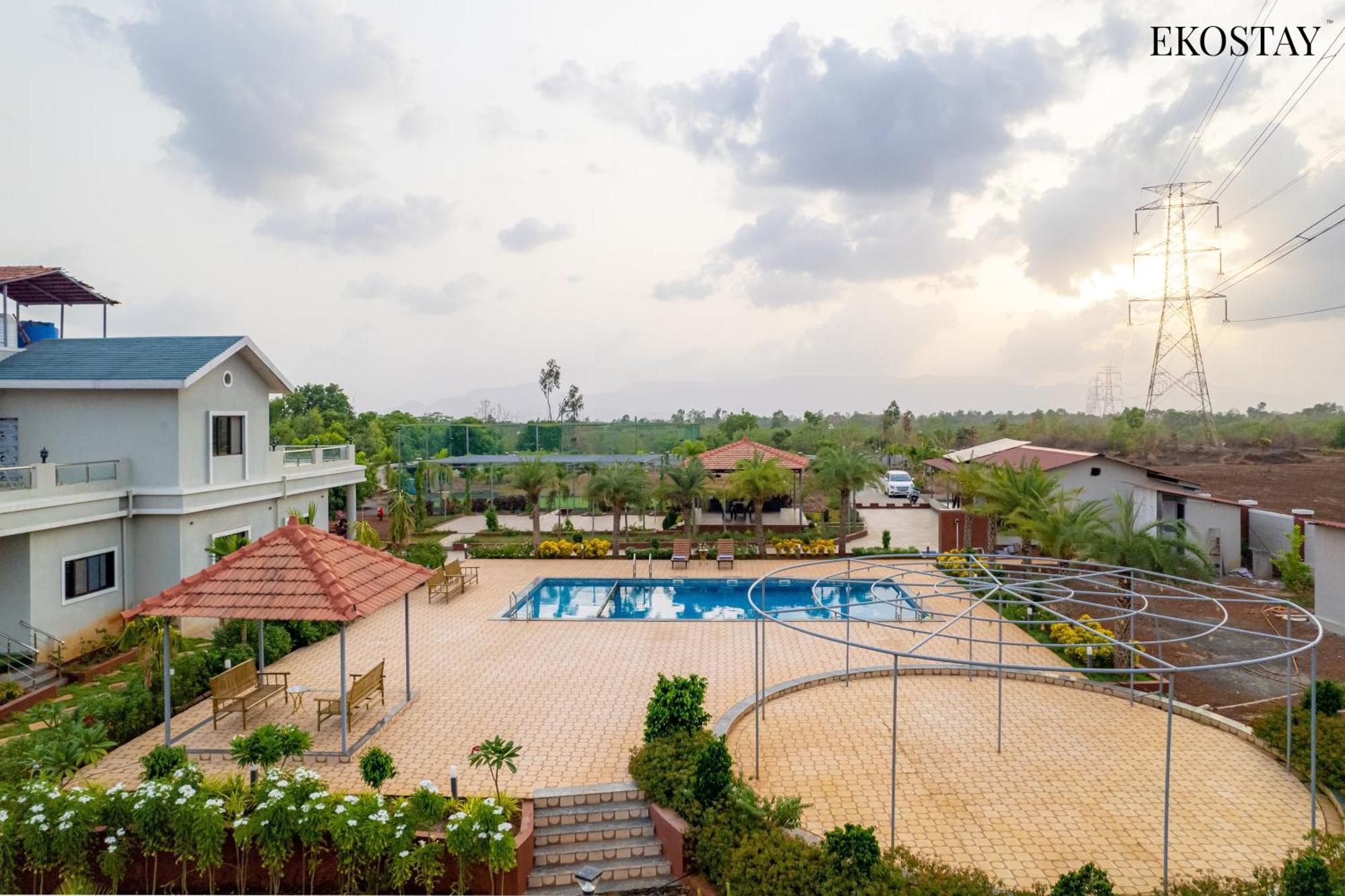 Ekostay Gold Palm Estate I Cricket Turf I Rain Dance I 2 Acre Property 카르자트 외부 사진