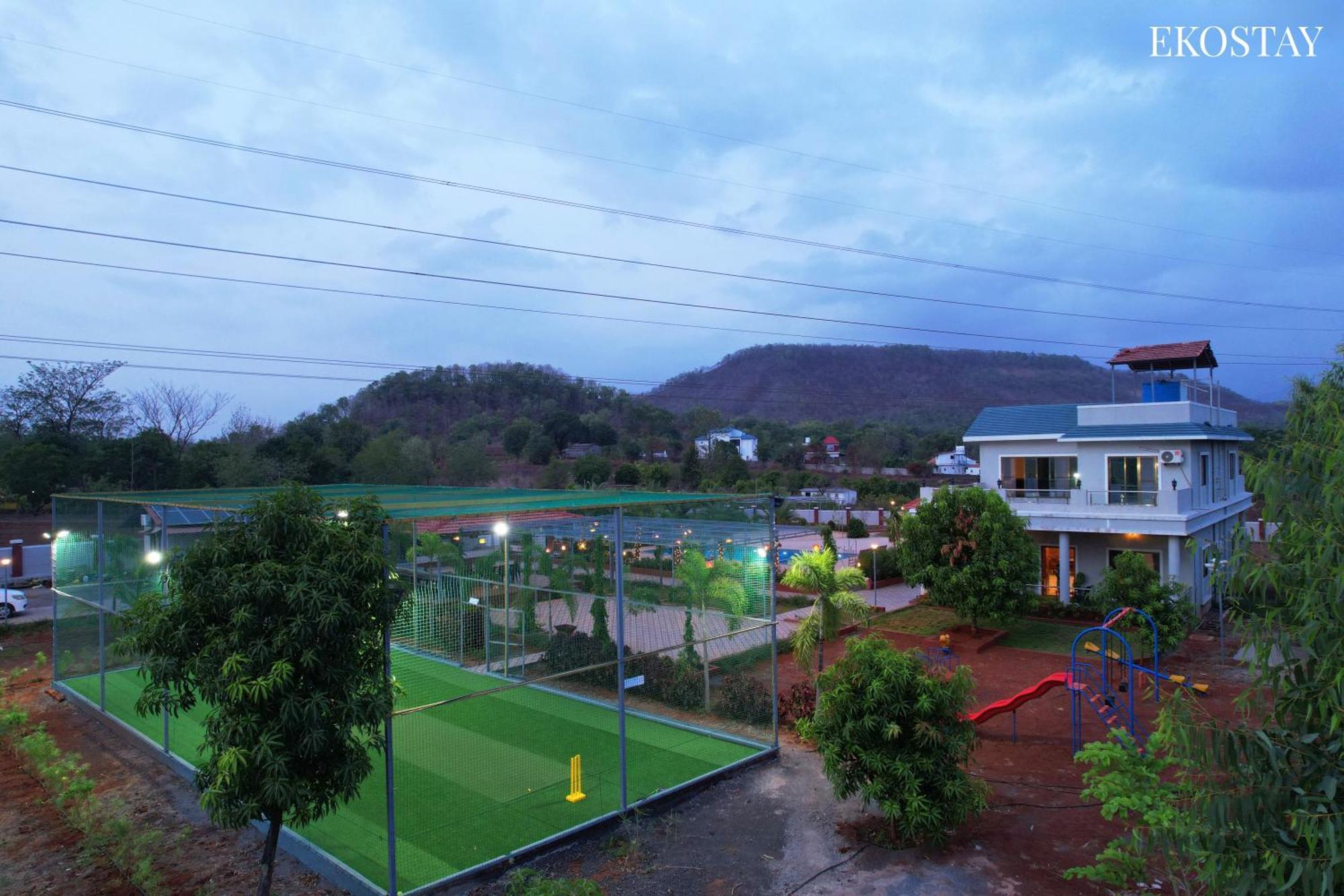 Ekostay Gold Palm Estate I Cricket Turf I Rain Dance I 2 Acre Property 카르자트 외부 사진